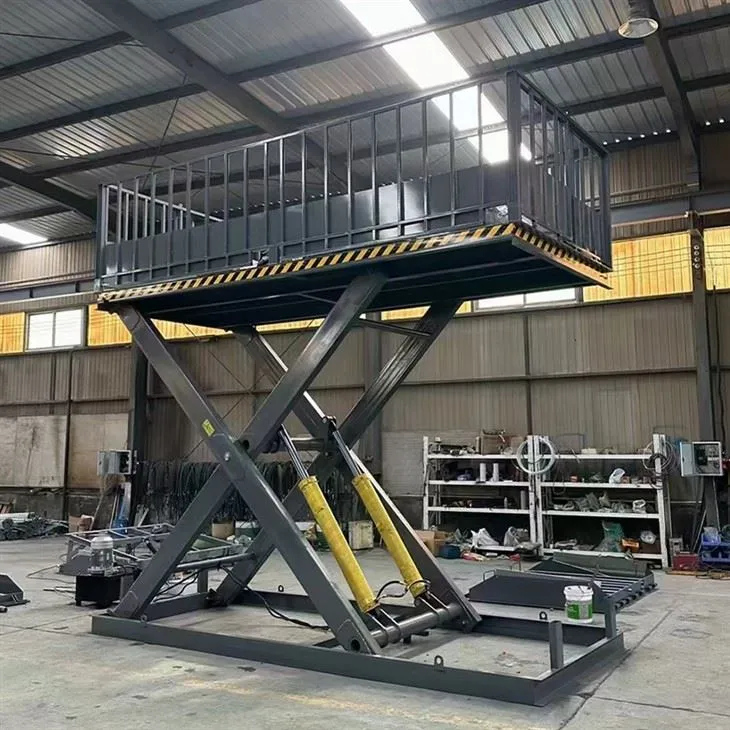 Thang máy cắt kéo chở hàng dọc